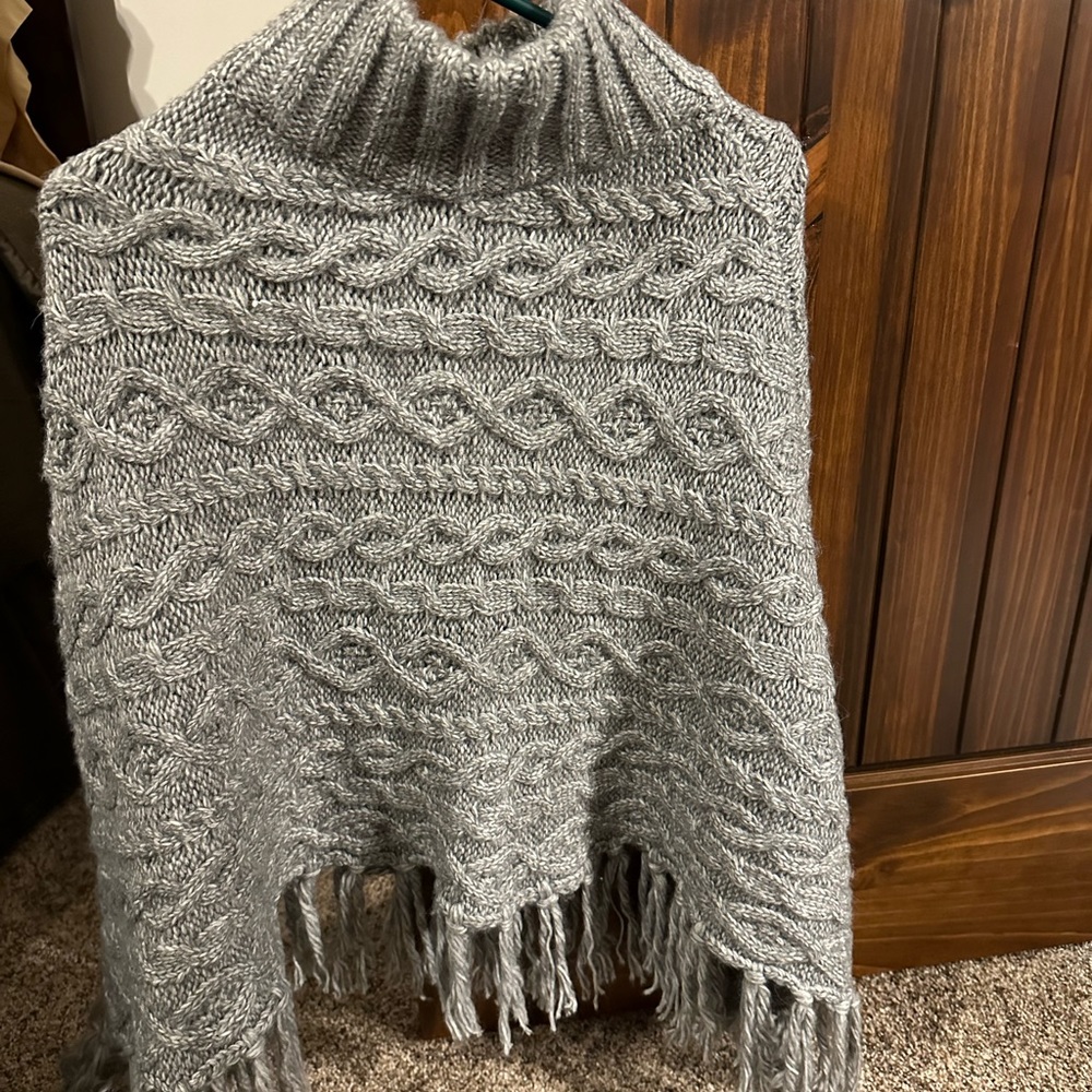 Gray pullover shawl sweater, OS